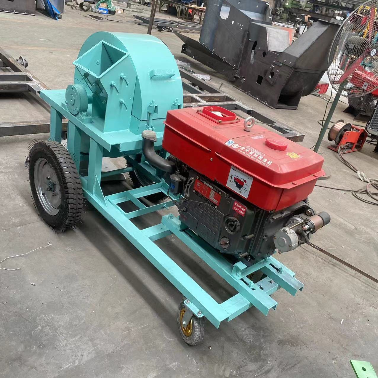 Small wood sawdust crusher