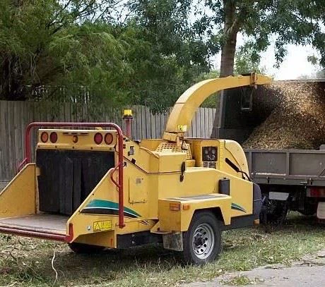 Daráló vontatott mobil dízel faaprító